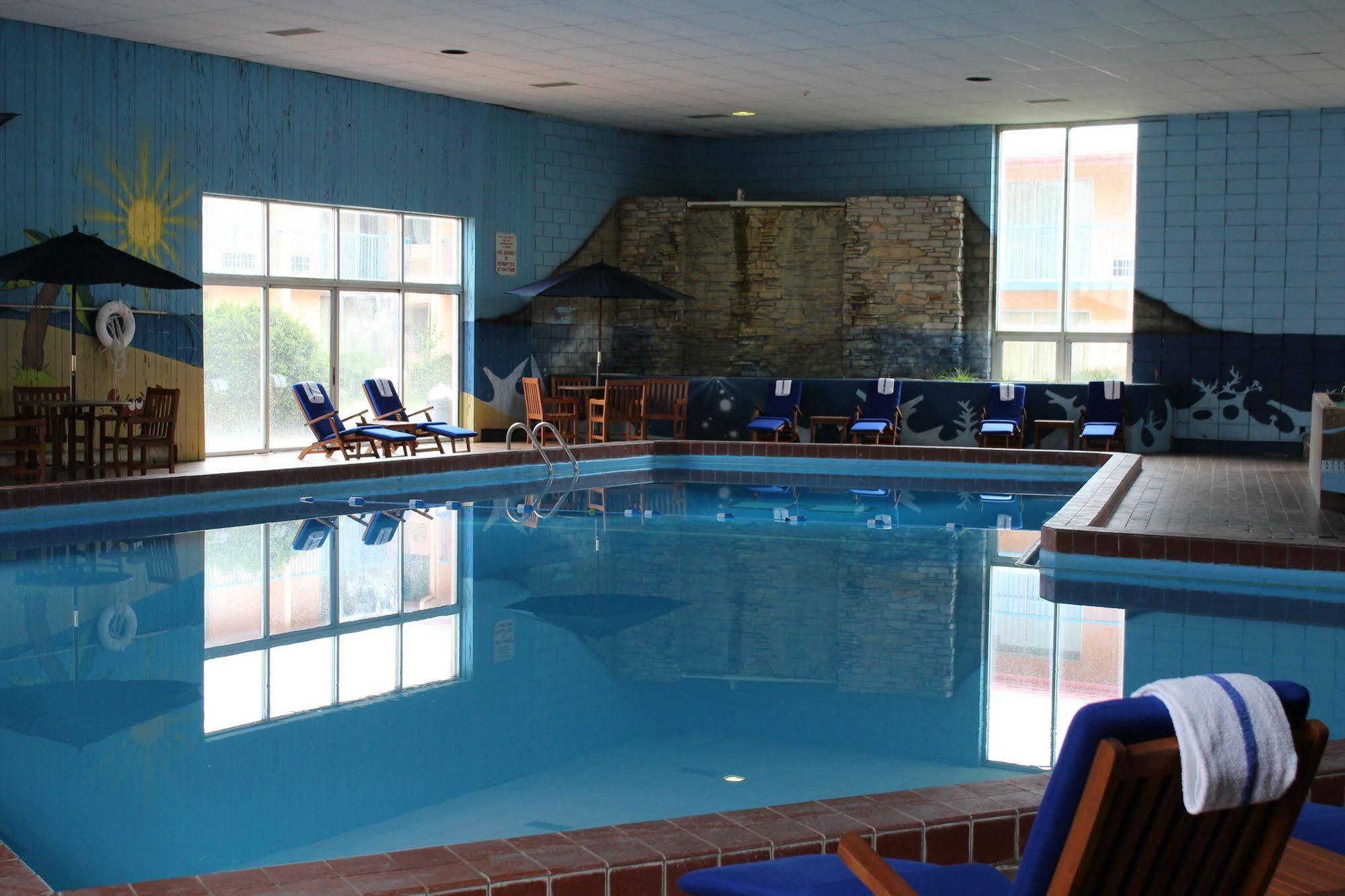 Rodeway Inn & Suites Rockford Exteriör bild
